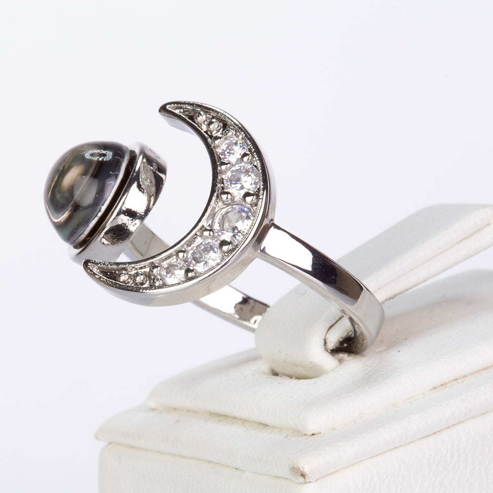 Pierścionek pozłacany z białym kryształem emporia®