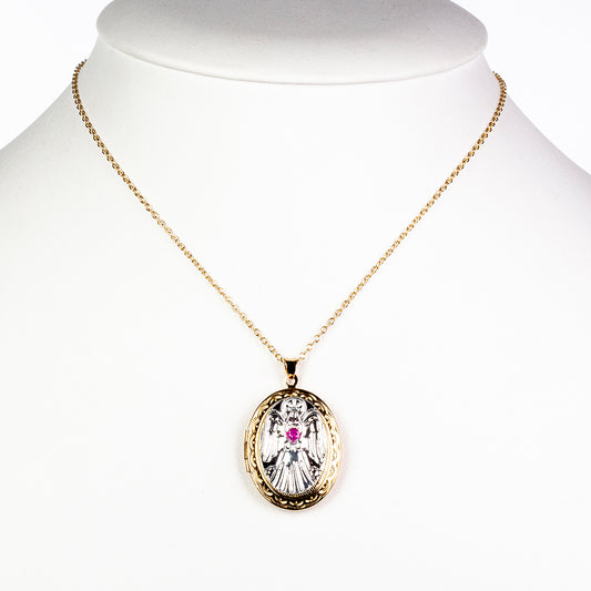 Naszyjnik z medalionem przedstawiającym anioła opiekuńczego