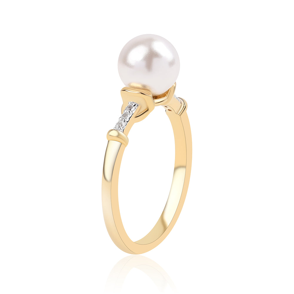 Pierścionek srebrny pozłacany z białą perłą słodkowodną i białym topazem