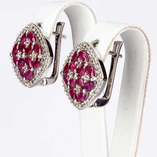 Kolczyki ze srebra próbe 925 z malgaskim rubinem i białym topazem