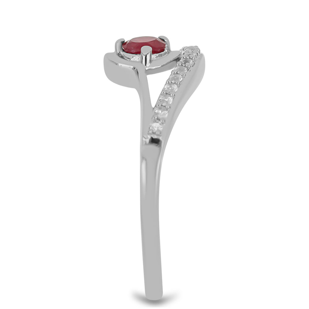 Pierścionek ze srebra próby 925 z malgaskim rubinem i białym topazem