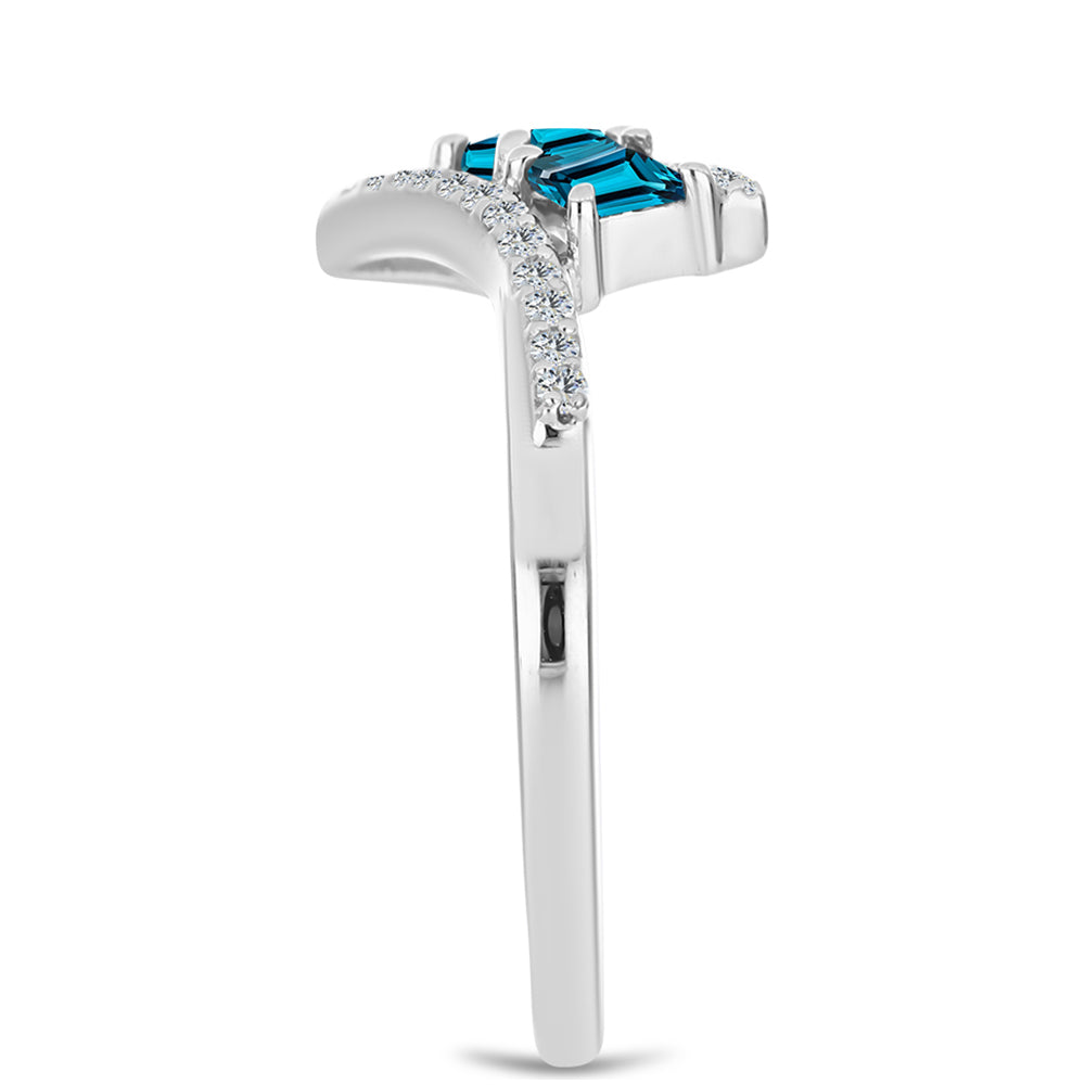 Pierścionek ze srebra próby 925 z niebieskim topazem londyńskim i białym topazem