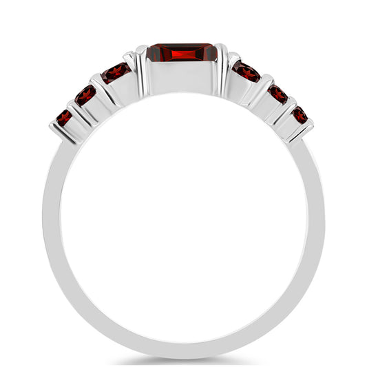 Pierścionek ze srebra próby 925 z granatem