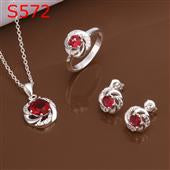 Zestaw pozłacane z czerwonym kryształem emporia® ( Naszyjnik+Kolczyki+Pierścionek )