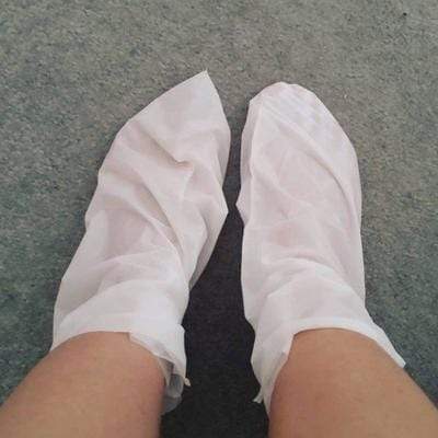 Zmiękczająca i nawilżająca maska do stóp z ekstraktem z mleka kokosowego