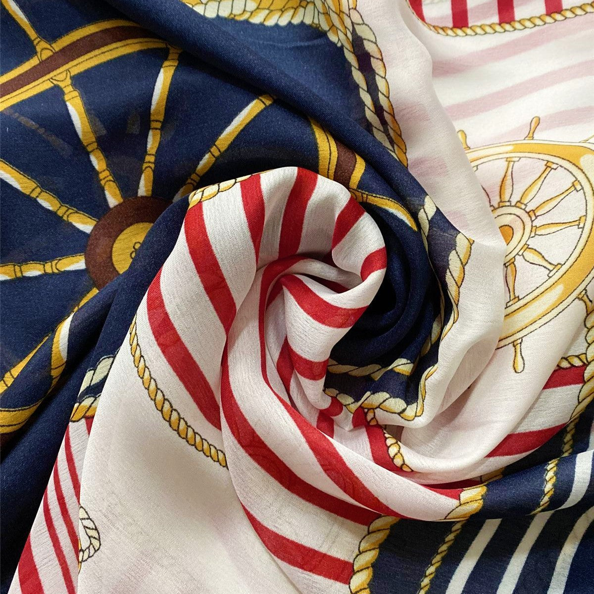 Jedwabny szal, 90 cm x 180 cm, wzór w żeglarskie koło i kotwicę