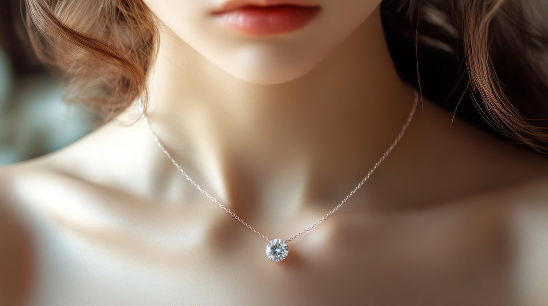 Piękno srebrnego naszyjnika: dlaczego go wybrać, jak go nosić i jakie trendy Cię podbijają? - Biżuteria Lux