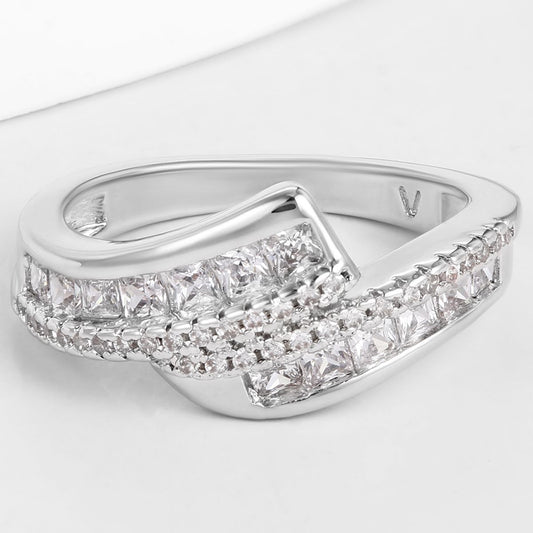 Pierścionek pozłacany z białym kryształem emporia®