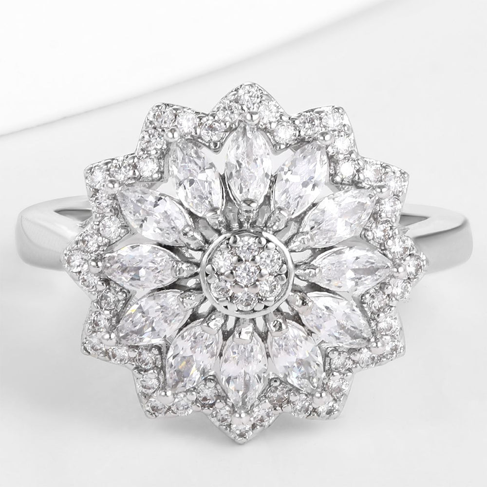 Pierścionek pozłacany z białym kryształem emporia®