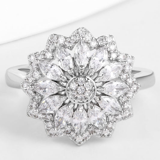 Pierścionek pozłacany z białym kryształem emporia®