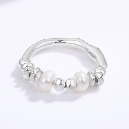 Pierścionek pozłacany z białym kryształem emporia®