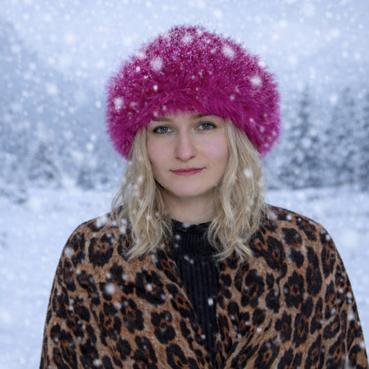 Różowa zimowa czapka ze sztucznego futra – jeden rozmiar