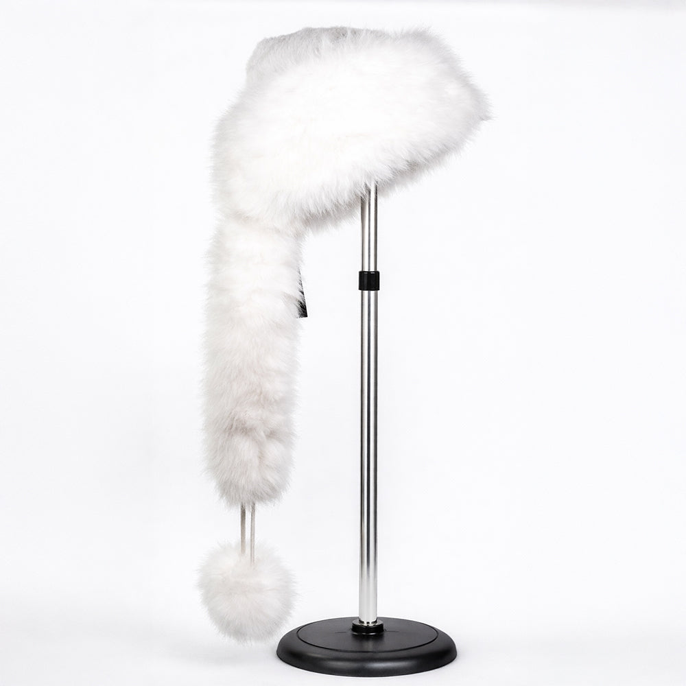 Biała zimowa czapka ze sztucznego futra z szalikiem – jeden rozmiar