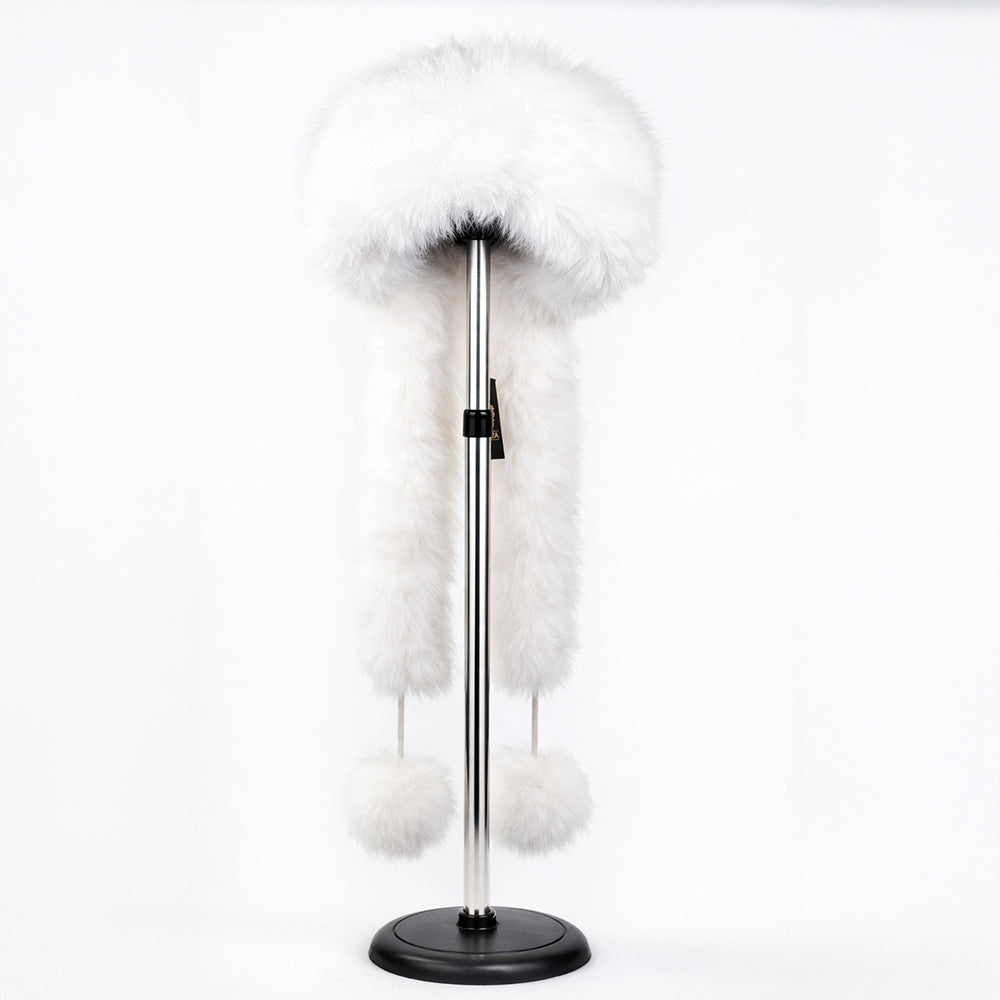 Biała zimowa czapka ze sztucznego futra z szalikiem – jeden rozmiar