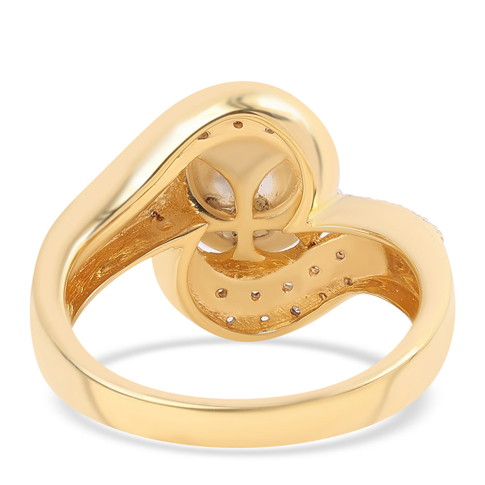 Pierścionek srebrny pozłacany z białą perłą słodkowodną i białym topazem