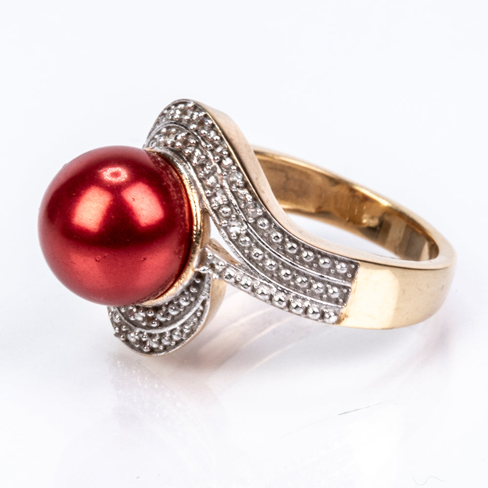 Pierścionek srebrny pozłacany z czerwoną perłą słodkowodną i białym topazem