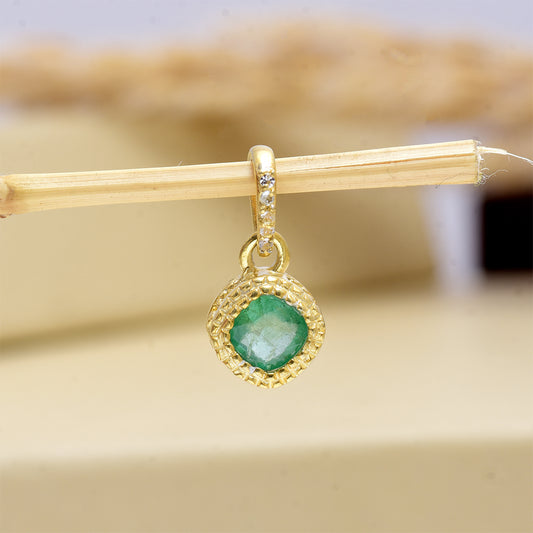 Zawieszka srebrna pozłacana z brazylijskim szmaragdem i białym topazem