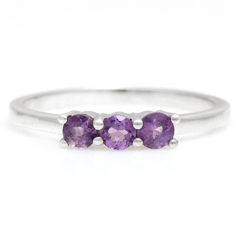 Pierścionek ze srebra próby 925 z brazylijskim ametystem