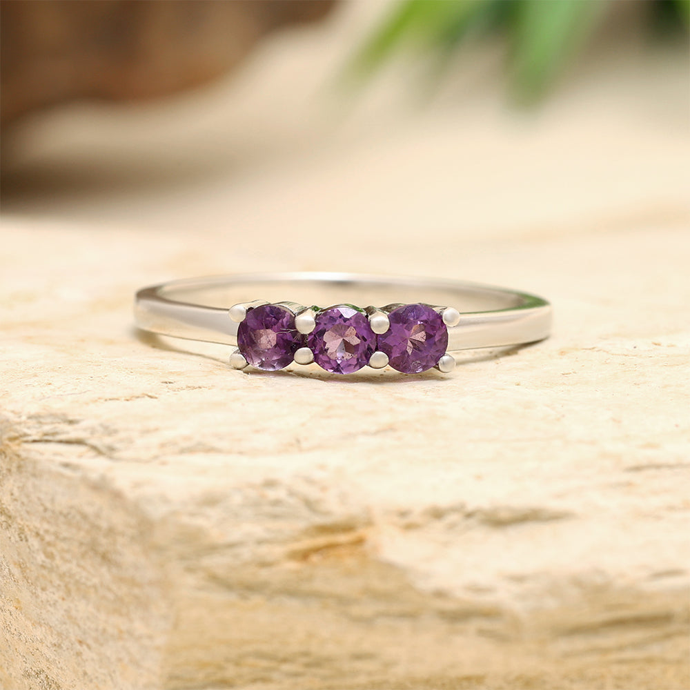 Pierścionek ze srebra próby 925 z brazylijskim ametystem