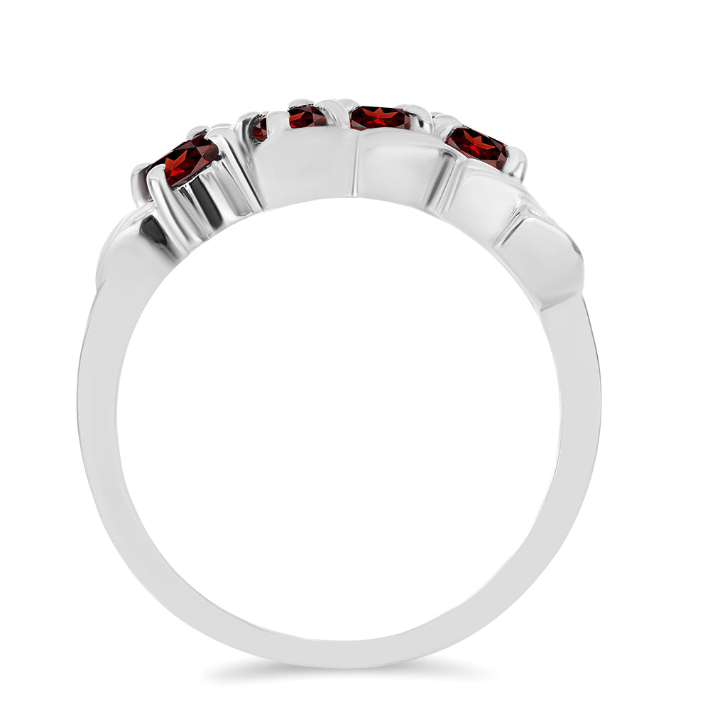 Pierścionek ze srebra próby 925 z granatem