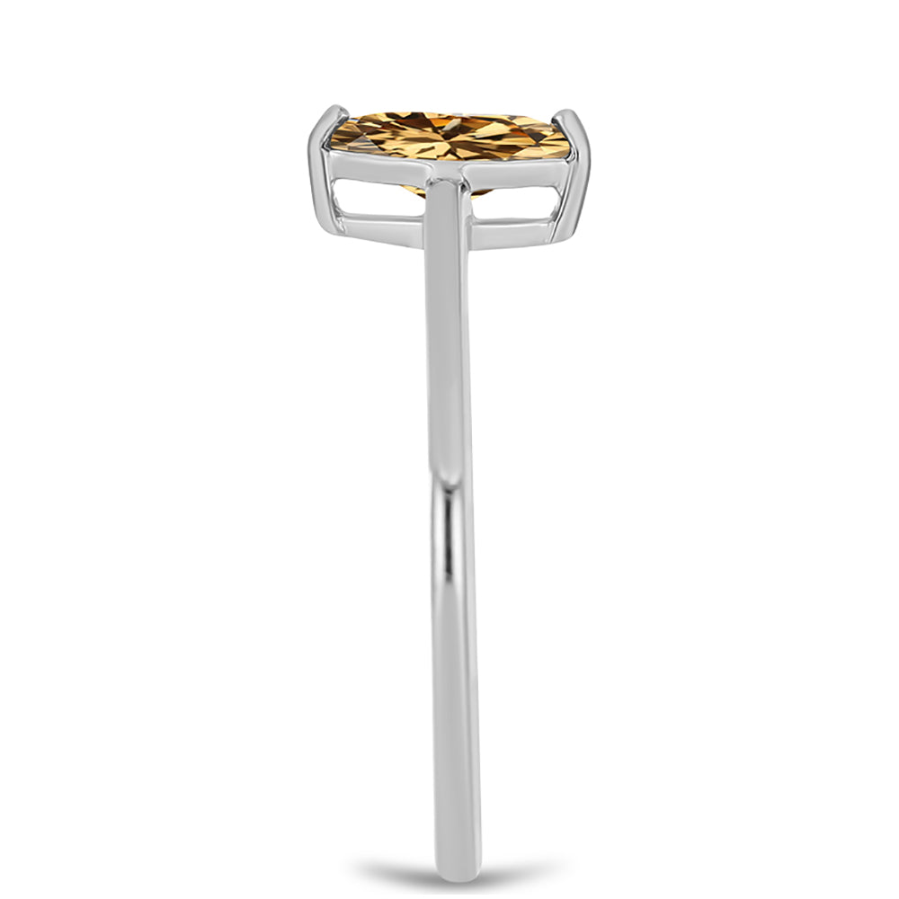 Pierścionek ze srebra próby 925 z szampańskim mossanitem