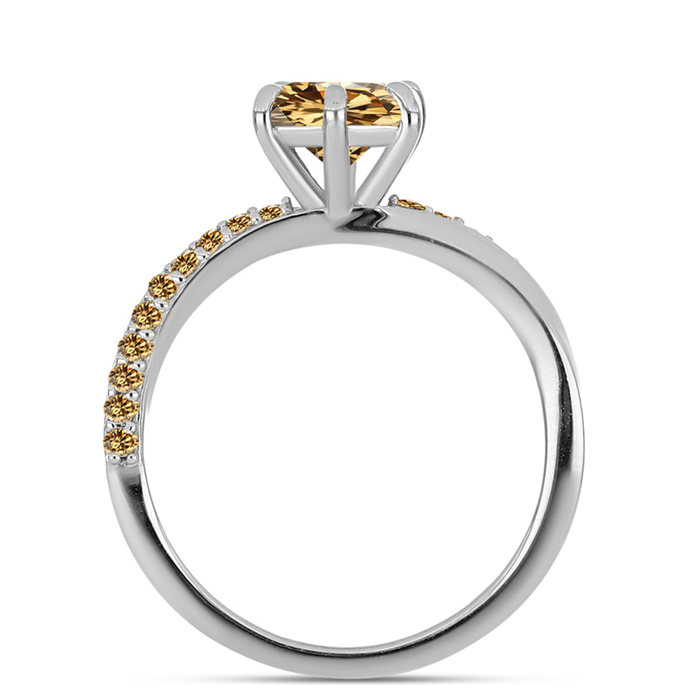 Pierścionek ze srebra próby 925 z szampańskim mossanitem