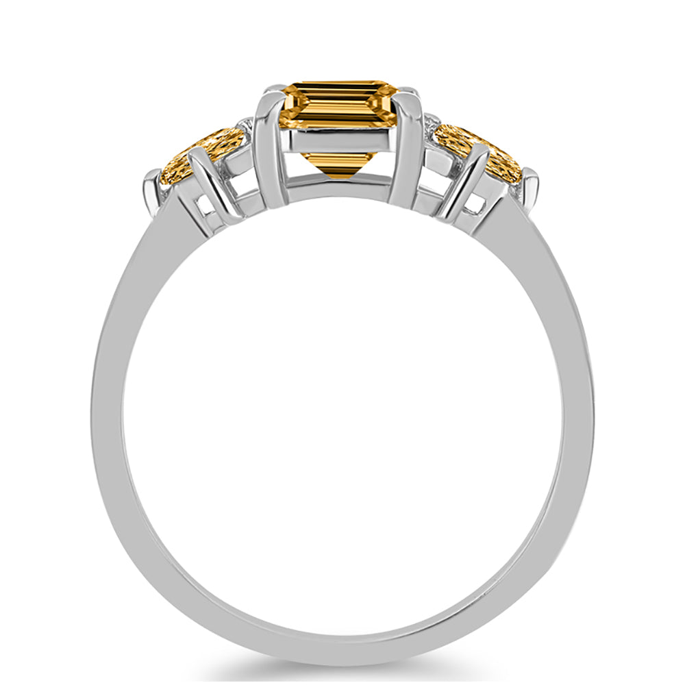 Pierścionek ze srebra próby 925 z szampańskim mossanitem