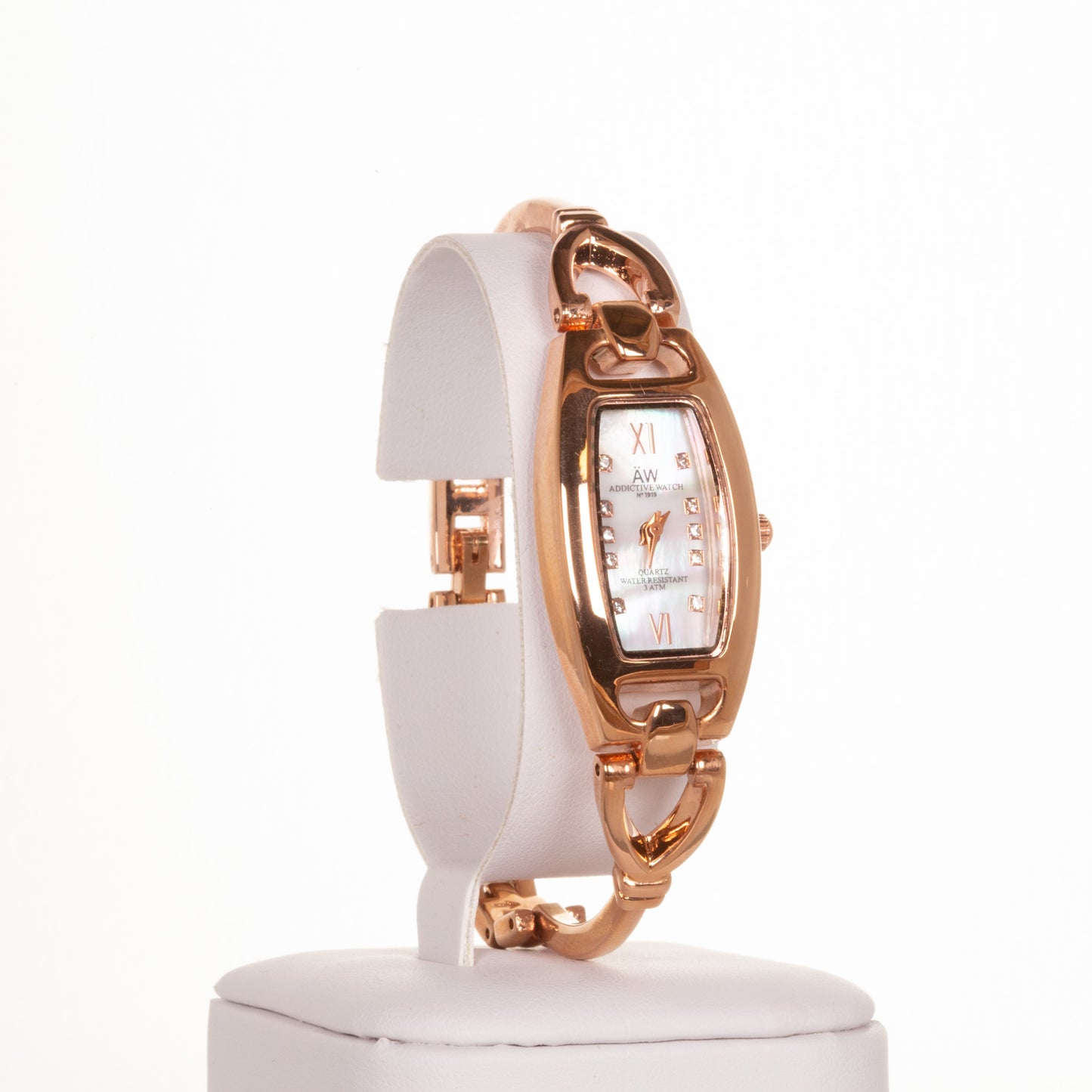 AW damski zegarek ze stopu metali w kolorze różowego złota z cienkim trójkątnym paskiem i kryształkami kwarcu