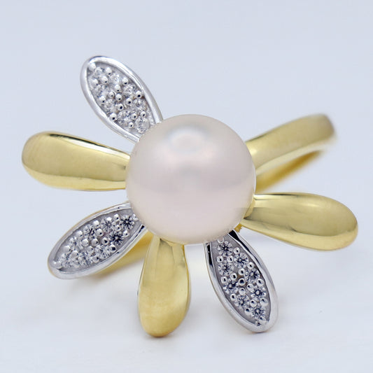 Pierścionek srebrny pozłacany z walentynkową różową perłą słodkowodną i białym cyrkonem