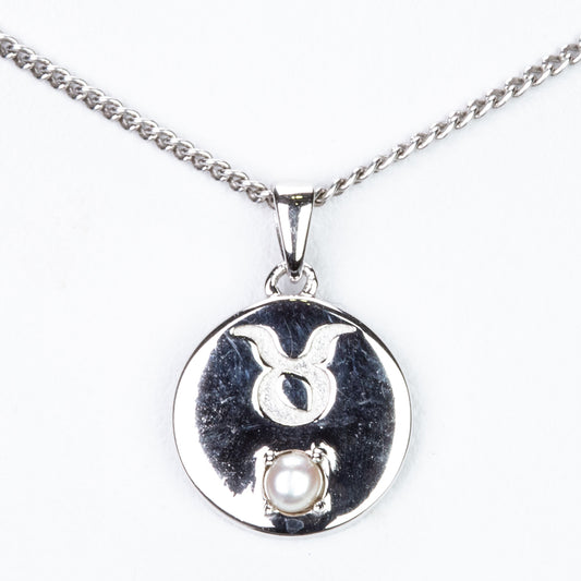 Horoskop Byk Zawieszka ze srebra próby 925 z białą perłą słodkowodną